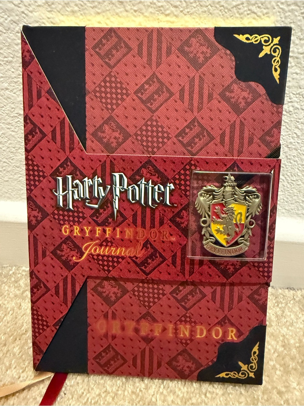 Warner Bros. Gryffindor Journal - Red and Gold Crest